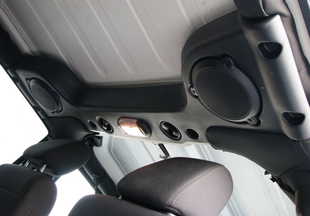 Jeep Wrangler III Unlimited Facelifting 2.8 DOHC I-4 Turbo CRD 200KM