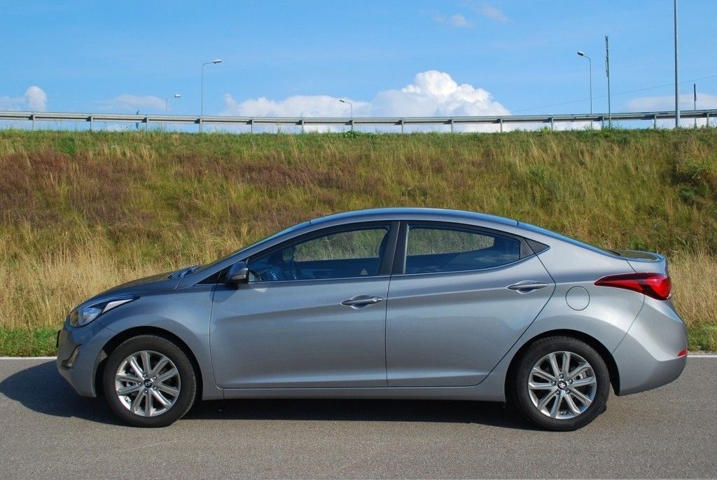 Hyundai elantra v