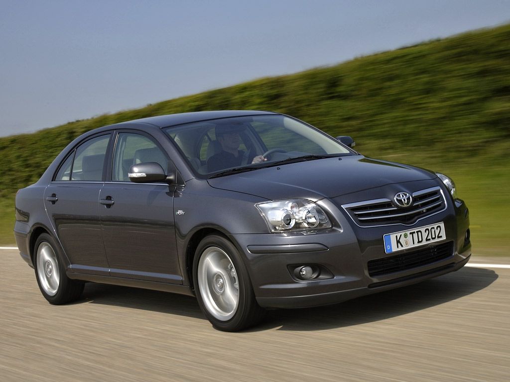 Toyota avensis 2006 год