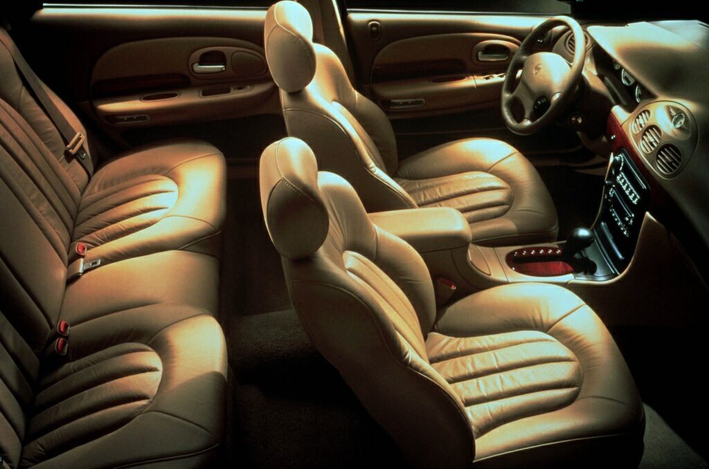 Chrysler lhs салон