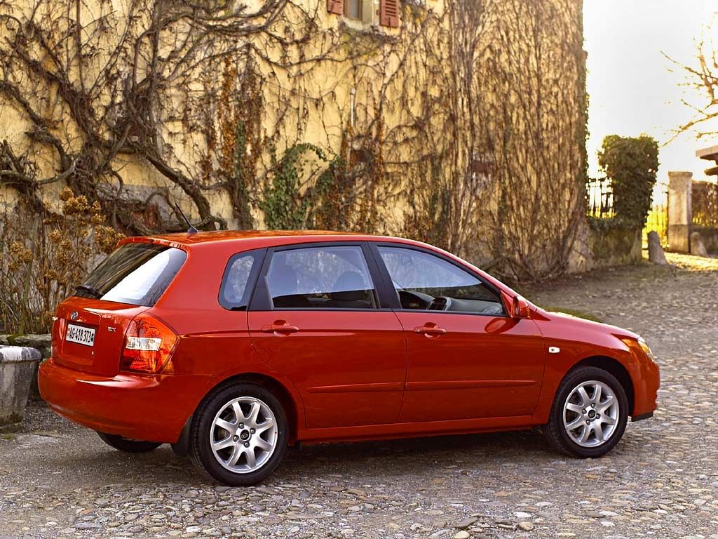 Kia cerato 2004 хэтчбек