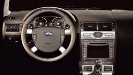 Ford Mondeo 2005 - kokpit