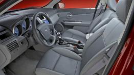 Dodge Avenger 2008 - widok ogólny wnętrza z przodu