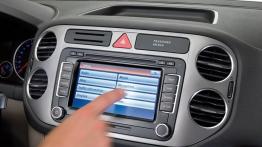 Volkswagen Tiguan - radio/cd/panel lcd