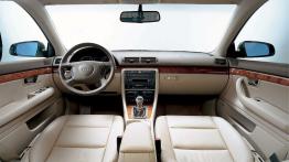Audi A4 B6 Avant - pełny panel przedni