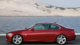 BMW Seria 3 Coupe 2010 - lewy bok