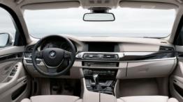 BMW Seria 5 F11 - pełny panel przedni