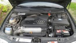 Audi A3 8L Hatchback - galeria społeczności - maska otwarta