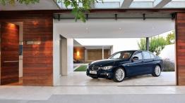 BMW serii 3 - model F30 - lewy bok