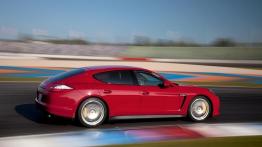 Porsche Panamera GTS - prawy bok