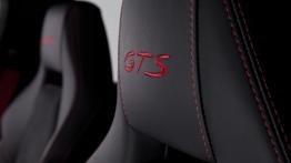 Porsche Panamera GTS - zagłówek na fotelu kierowcy, widok z przodu