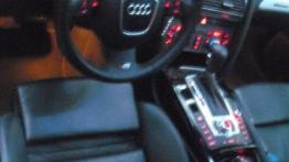 Audi A6 C6 Avant - galeria społeczności - kokpit, nocne zdjęcie