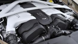 Aston Martin AM 310 Vanquish - silnik