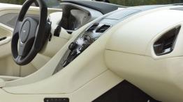 Aston Martin AM 310 Vanquish - pełny panel przedni
