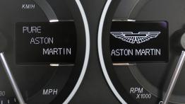 Aston Martin AM 310 Vanquish - komputer pokładowy