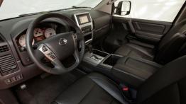 Nissan Titan 2013 - pełny panel przedni