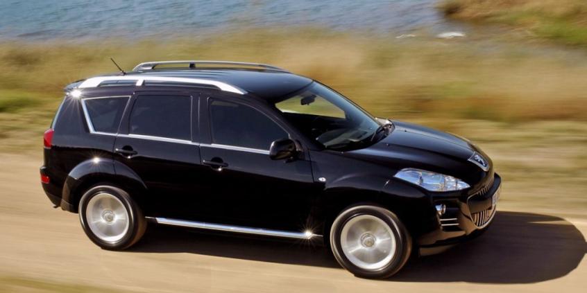 Черный peugeot 4007