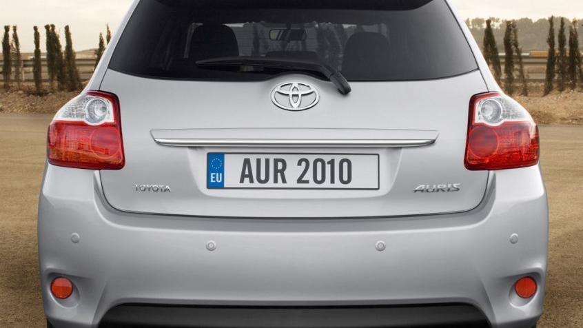 Toyota Auris I Hatchback 5d Facelifting 1.4 D4D 90KM 2009