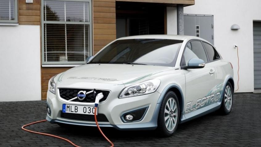 Volvo C30 modele, dane, silniki, testy • AutoCentrum.pl