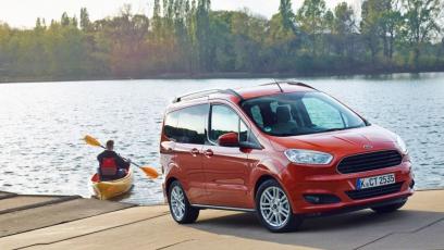 Ford Tourneo Courier (2013)
