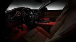 BMW serii 5 F10 Facelifting (2014) - widok ogólny wnętrza z przodu