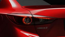 Mazda 3 III sedan (2014) - lewy tylny reflektor - włączony