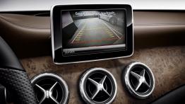 Mercedes GLA (2014) - ekran systemu multimedialnego