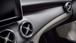 Mercedes GLA (2014) - deska rozdzielcza