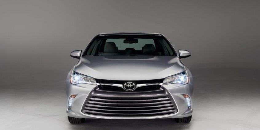 Toyota Camry Facelifting XLE (2015)