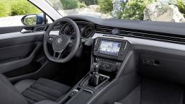 Volkswagen Passat B8 Variant (2015) - pełny panel przedni