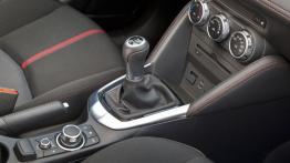 Mazda 2 III SKYACTIV-G 1.5 (2015) - dźwignia zmiany biegów