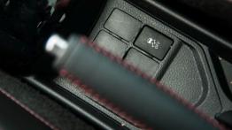 Toyota Yaris III 5d Facelifting - galeria redakcyjna (2) - przycisk na tunelu środkowym