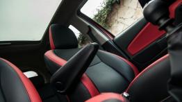 Toyota Yaris III 5d Facelifting - galeria redakcyjna (2) - podłokietnik przedni