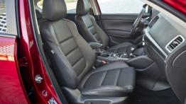 Mazda CX-5 Facelifting SKYACTIV-G AWD (2015) - widok ogólny wnętrza z przodu