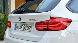 BMW 320d EfficientDynamics Touring Facelifting (2015) - tył - bagażnik zamknięty