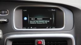 Volvo V40 1.6 T3 150KM - galeria redakcyjna - radio/cd/panel lcd