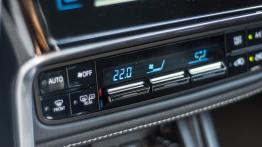 Toyota Auris II Facelifting - galeria redakcyjna - panel sterowania wentylacją i nawiewem