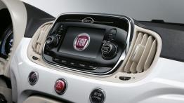 Fiat 500 II Facelifting (2015) - ekran systemu multimedialnego