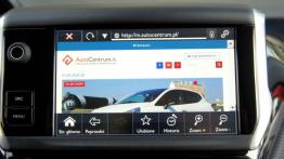 Peugeot 208 5d Facelifting 1.2 PureTech 110 KM - galeria redakcyjna - ekran systemu multimedialnego