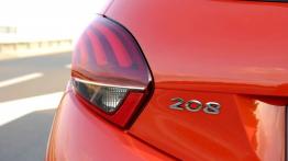 Peugeot 208 5d Facelifting 1.2 PureTech 110 KM - galeria redakcyjna - lewy tylny reflektor - wyłączo