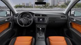 Volkswagen Tiguan (2016) - pełny panel przedni