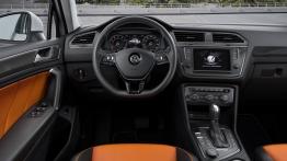 Volkswagen Tiguan (2016) - kokpit