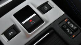 Subaru Levorg 1.6 GT 170 KM - galeria redakcyjna - przełącznik hamulca ręcznego