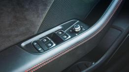 Audi RS3 - galeria redakcyjna - sterowanie w drzwiach