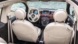 Fiat 500 Riva (2016) - widok ogólny wnętrza z przodu