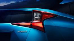 Toyota Prius (2019) - prawy tylny reflektor - w??czony