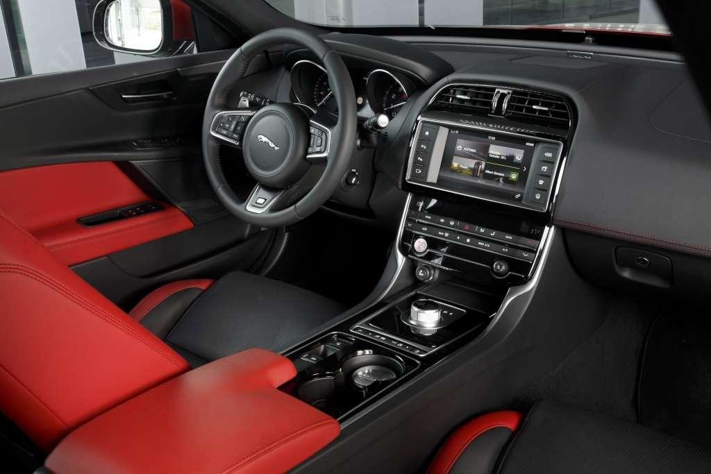 Jaguar Land Rover chce otworzyć fabrykę w Polsce