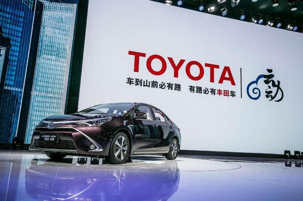 Nowe hybrydy Toyoty prosto z salonu w Szanghaju Toyota