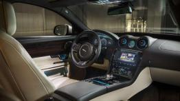 Jaguar XJ - odświeżony model z nowym wyposażeniem