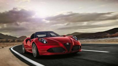 Alfa Romeo 4C Spider zmierza na salon do Genewy